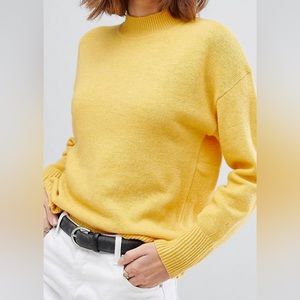 Esprit crewneck sweater